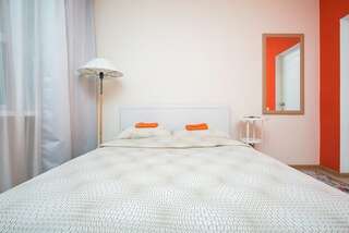 Хостел DoBeDo  Екатеринбург Двухместный однокомнатный номер с одной двуспальной кроватью (140*200) и  с собственными удобствами-3